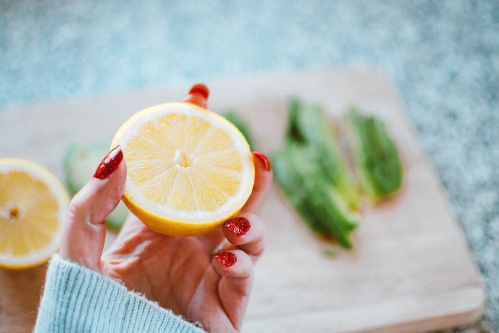 THIS IS WHY YOUR BODY NEEDS VITAMIN C